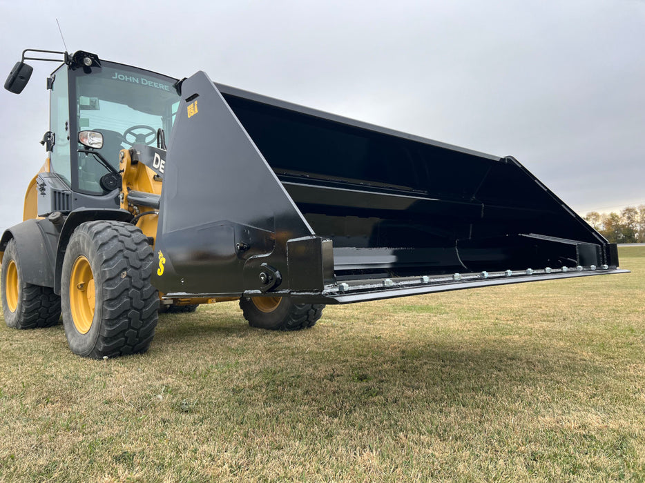 Stinger Attachments Tractor Hydraulic Dump Bucket (HDB-UT)