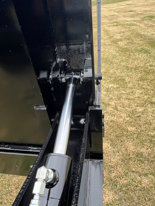 Stinger Attachments Tractor Hydraulic Dump Bucket (HDB-UT)