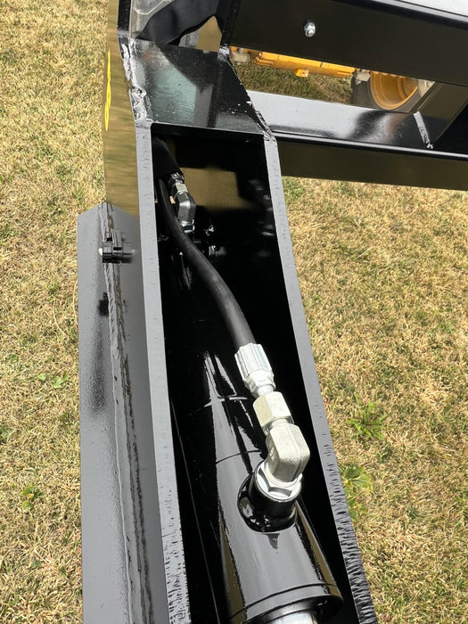 Stinger Attachments Tractor Hydraulic Dump Bucket (HDB-UT)