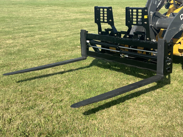 Stinger Attachments Wheel Loader Class 3 Pallet Forks Attachment Hydraulic (PF3H-WL)