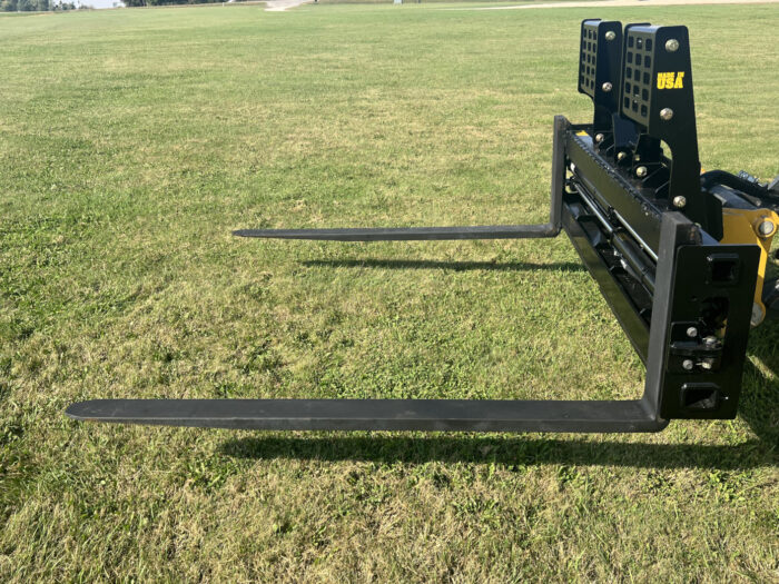 Stinger Attachments Wheel Loader Class 3 Pallet Forks Attachment Hydraulic (PF3H-WL)