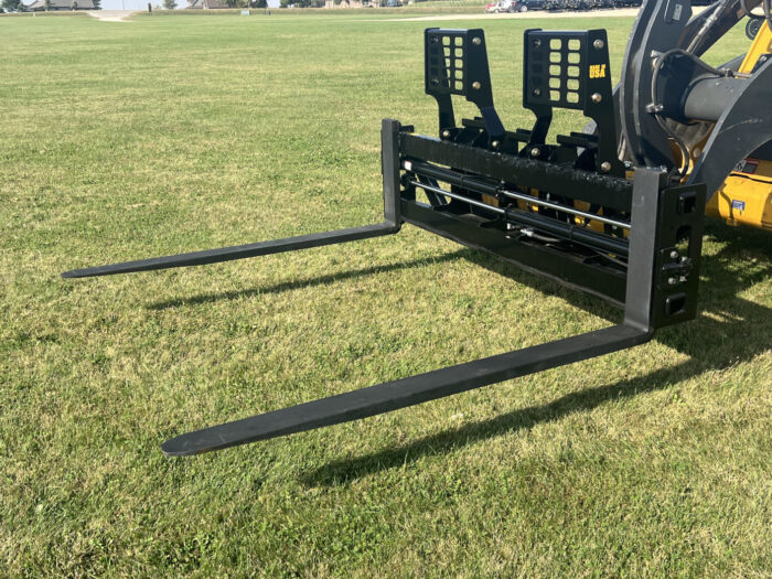 Stinger Attachments Wheel Loader Class 3 Pallet Forks Attachment Hydraulic (PF3H-WL)