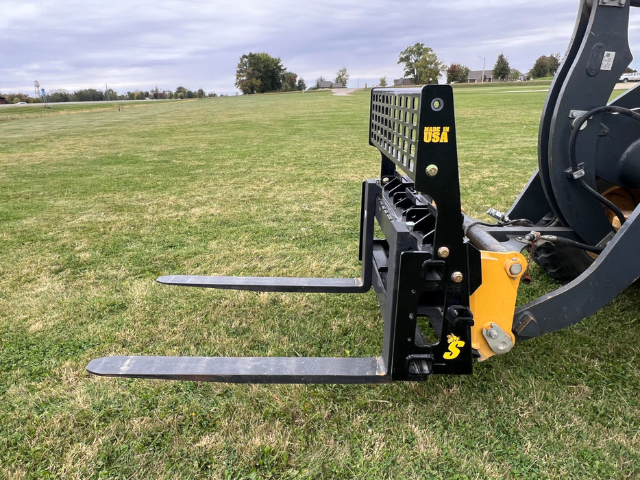 Stinger Attachments Wheel Loader Class 3 Pallet Forks Attachment (PF3-WL)