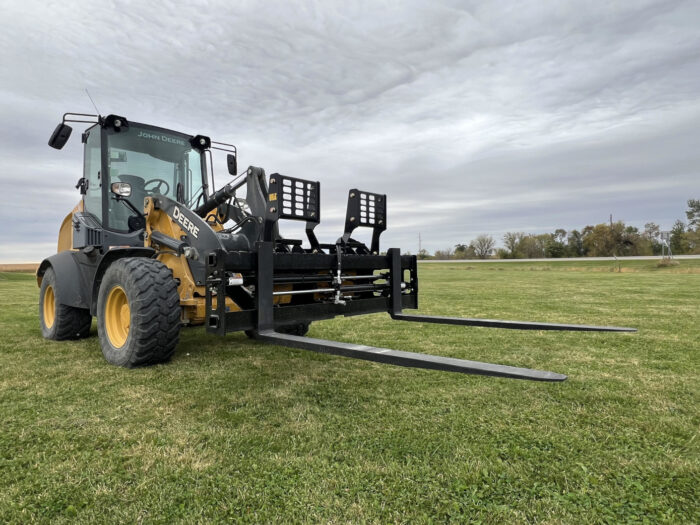 Stinger Attachments Wheel Loader Class 3 Pallet Forks Attachment Hydraulic (PF3H-WL)