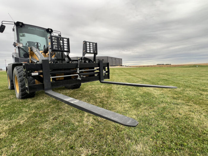 Stinger Attachments Wheel Loader Class 3 Pallet Forks Attachment Hydraulic (PF3H-WL)