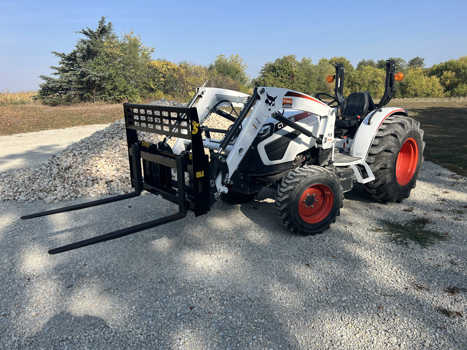 Stinger Attachments Compact Tractor Pallet Fork (PF)