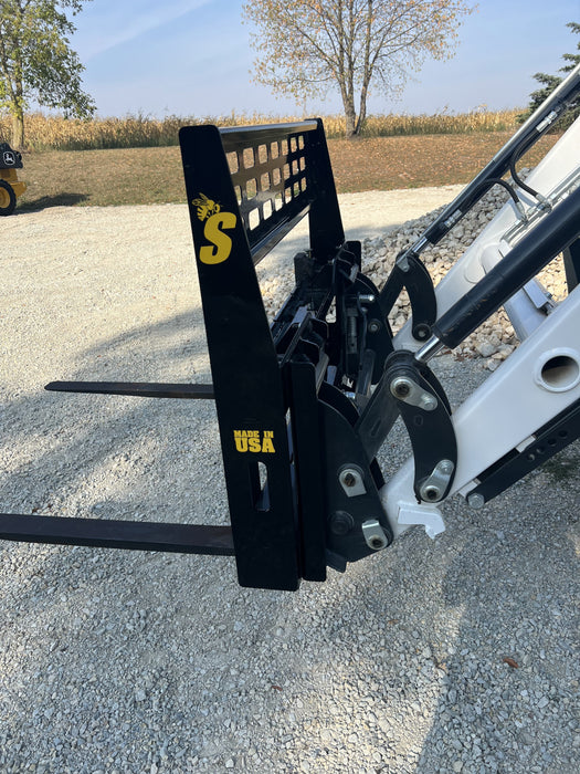 Stinger Attachments Compact Tractor Pallet Fork (PF)