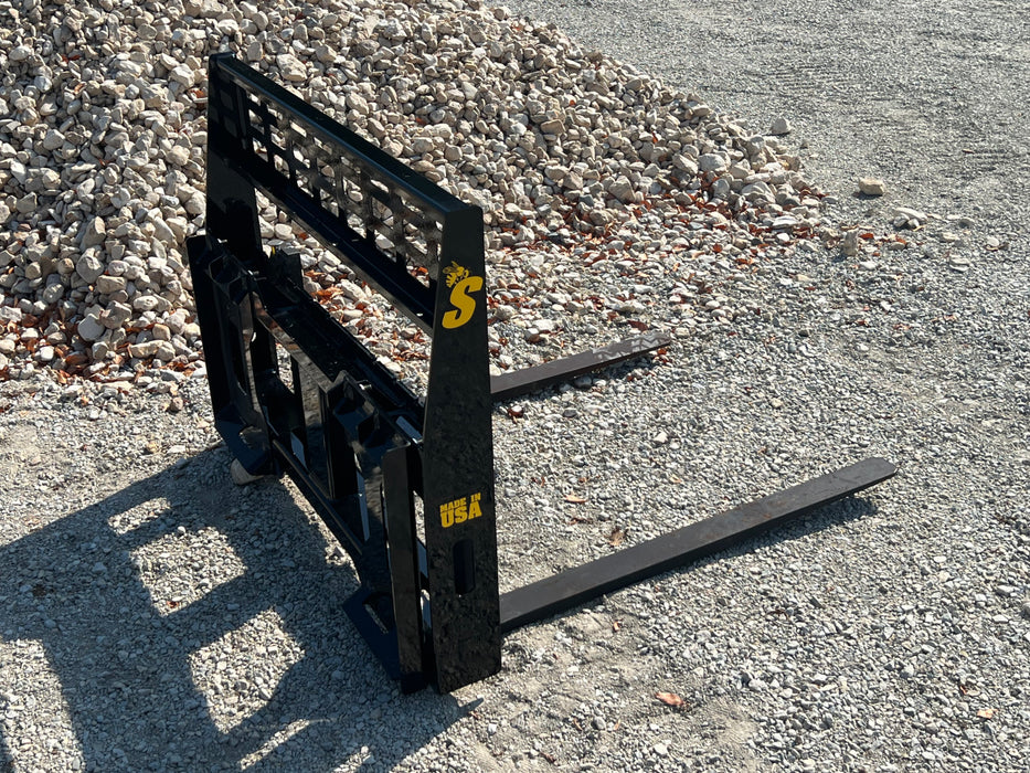 Stinger Attachments Compact Tractor Pallet Fork (PF)