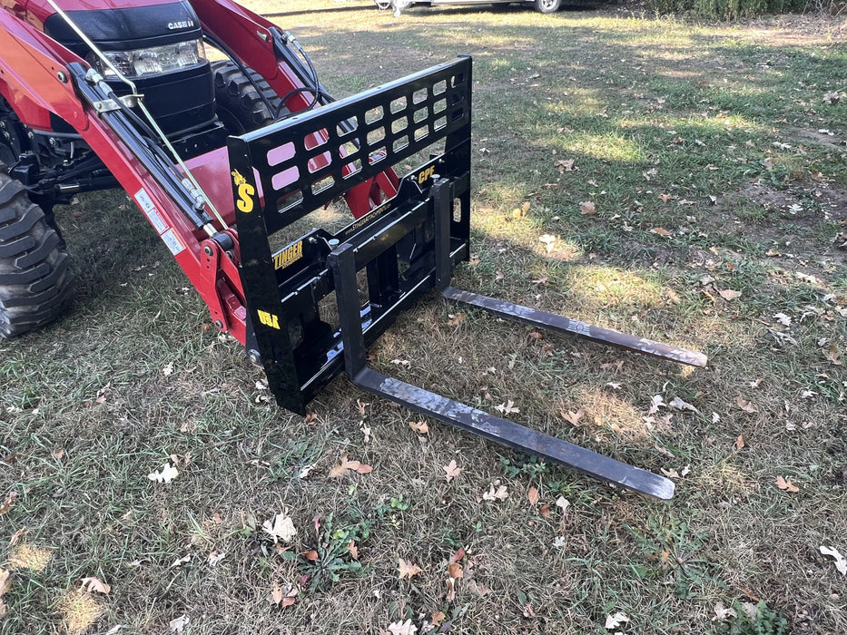 Stinger Attachments Compact Tractor Pallet Fork (PF)