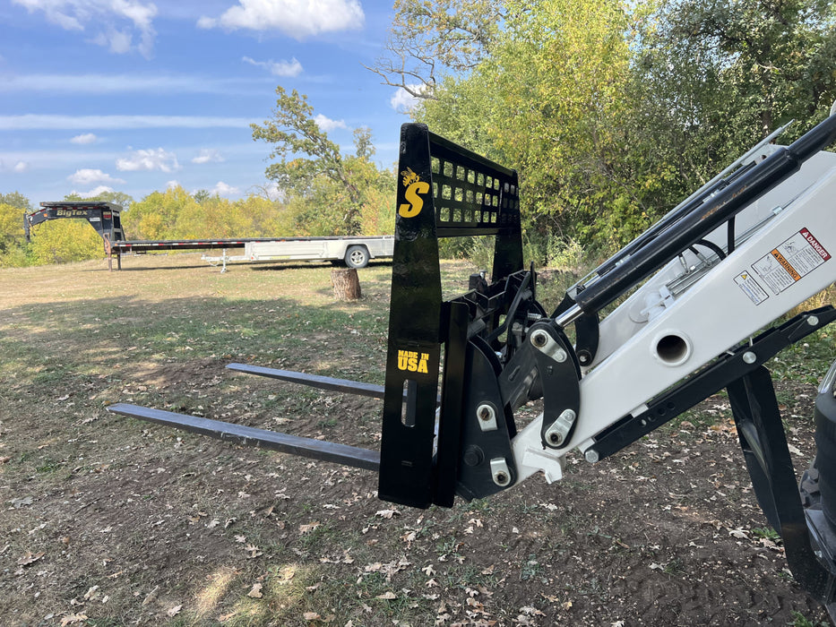 Stinger Attachments Compact Tractor Pallet Fork (PF)