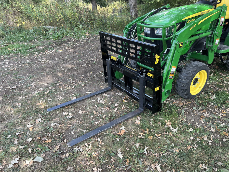 Stinger Attachments Compact Tractor Pallet Fork (PF)