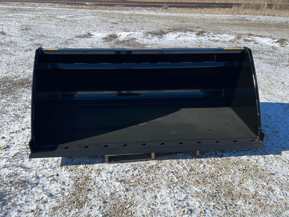 Tractor High Volume/Light Material Bucket - Stinger Attachments (MBHV-UT)