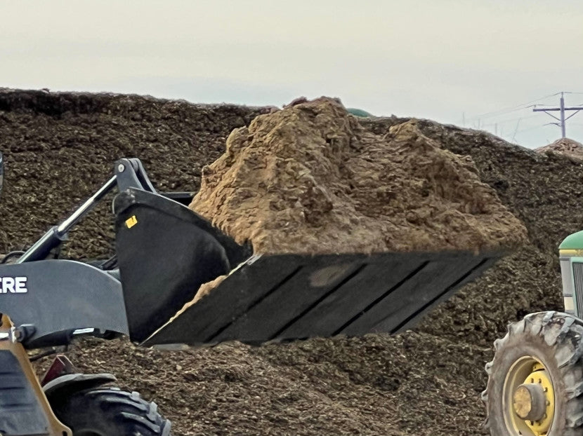 Wheel Loader High Volume Bucket - Stinger Attachments (MBHV-WL)