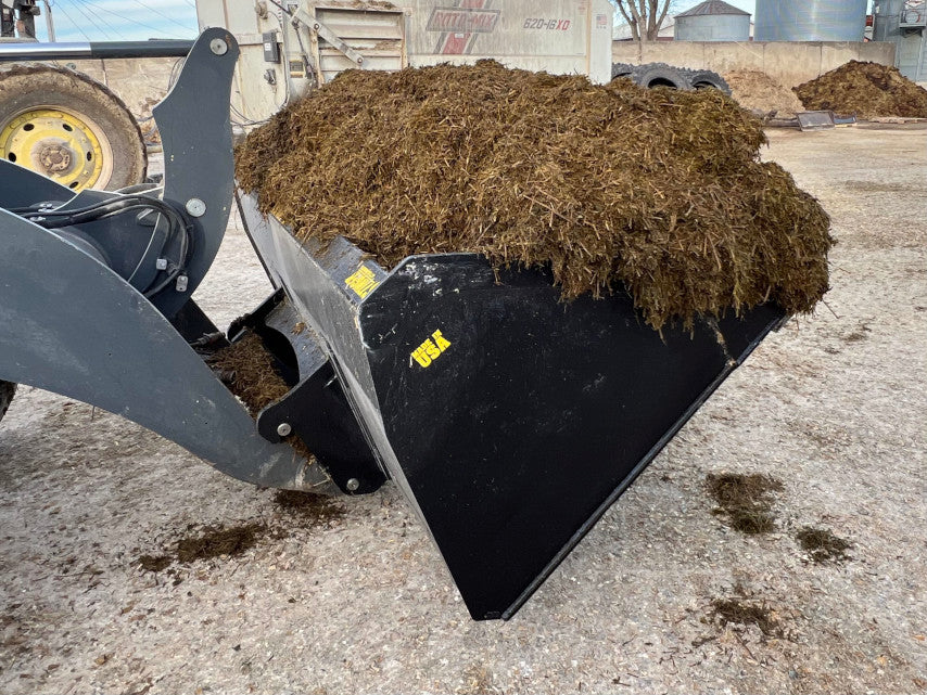 Tractor High Volume/Light Material Bucket - Stinger Attachments (MBHV-UT)
