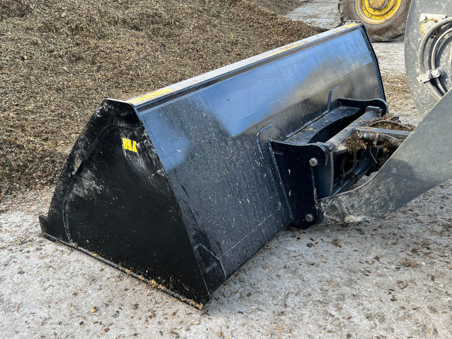 Wheel Loader High Volume Bucket - Stinger Attachments (MBHV-WL)