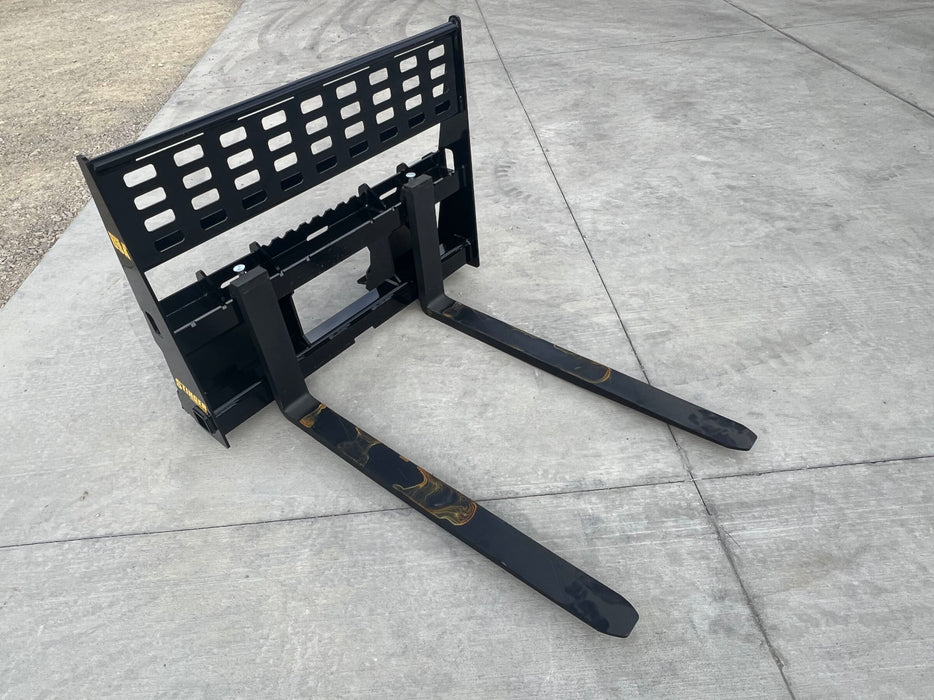 Stinger Attachments Utility Tractor Pallet Forks Attachment (PFSB)