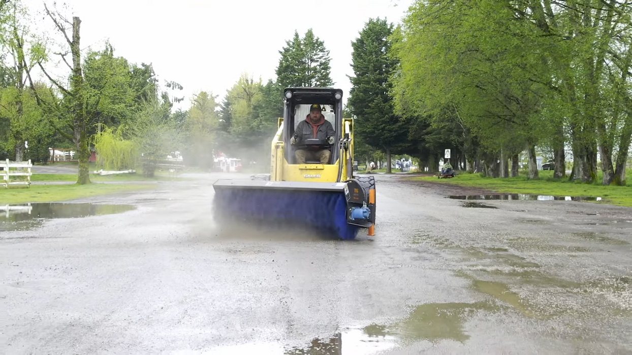 72" Hydraulic Angle Broom for Skid Steers - 16–24 GPM - Ignite Attachments
