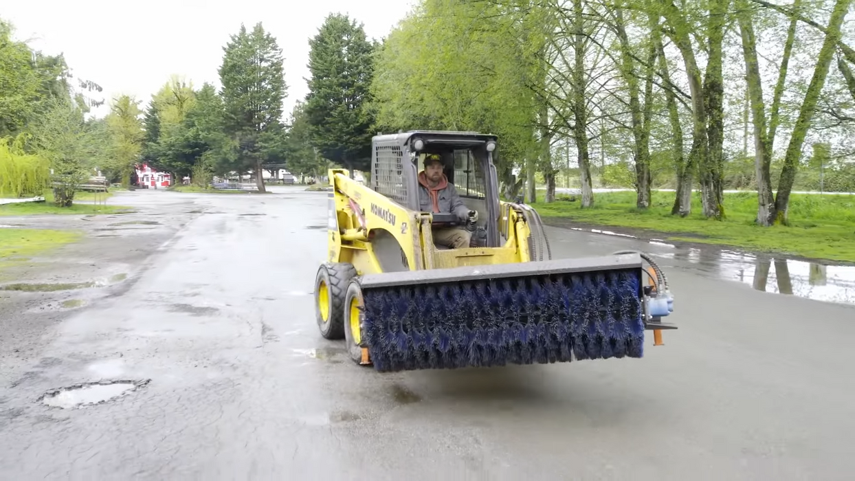 72" Hydraulic Angle Broom for Skid Steers - 16–24 GPM - Ignite Attachments