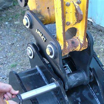 Amulet Mini-Hitch Coupler – Quick Pin-Pull Excavator and Backhoe Attachment Coupler