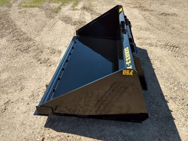 Stinger Attachments Utility Tractor Material Bucket – Series 3 (MB3)